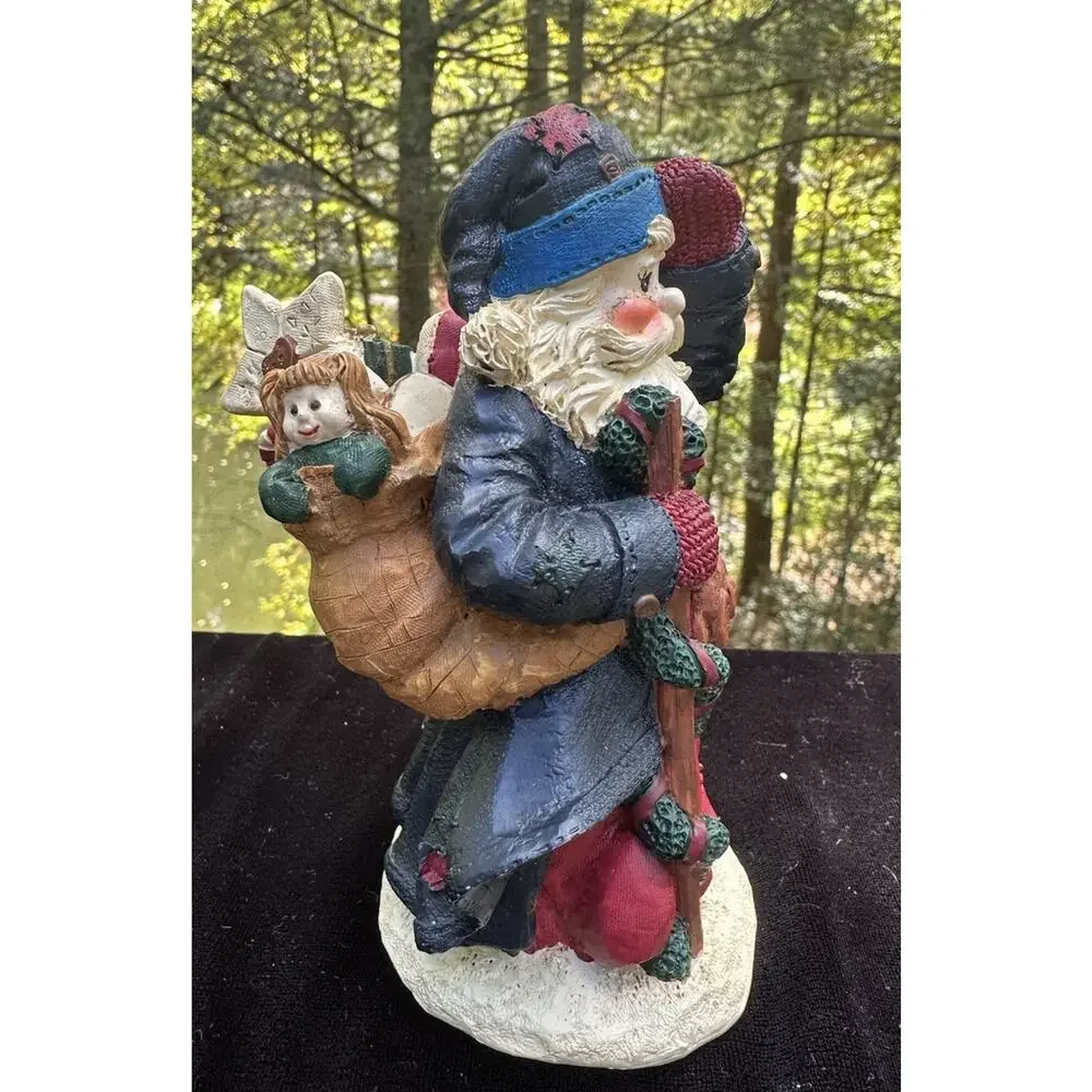 Vtg 1996 St. Nicholas Square Santa Toting Toy Sack Wearing Mittens -S64